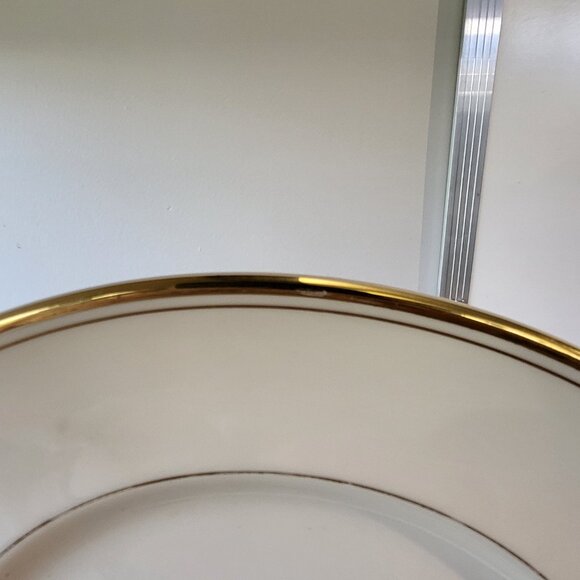 Royal Doulton Cambridge Gold New Romance T.C.1262 - Dinner Plate EUC SEE PICS - Picture 2 of 6